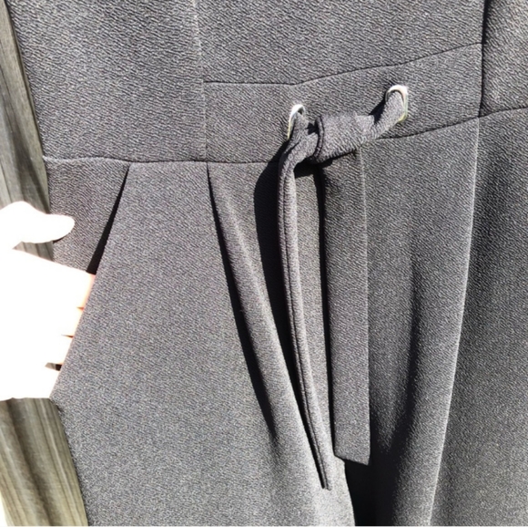 Rachel Zoe | Black Jumpsuit Crop Wide Leg Pants Stretch Grommet Tie Waist Size 6 - Picture 14 of 15